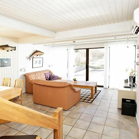 Three-bedroom Holiday In 5 펜션 *
