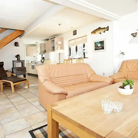 Three-bedroom Holiday In 5 펜션