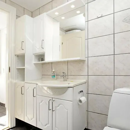 Three-bedroom Holiday In 5 *