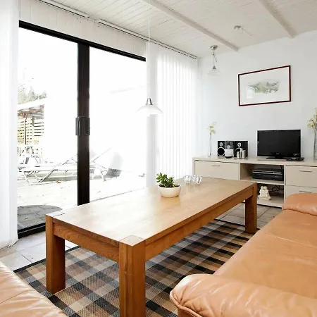Three-bedroom Holiday In 5 펜션 실케보르