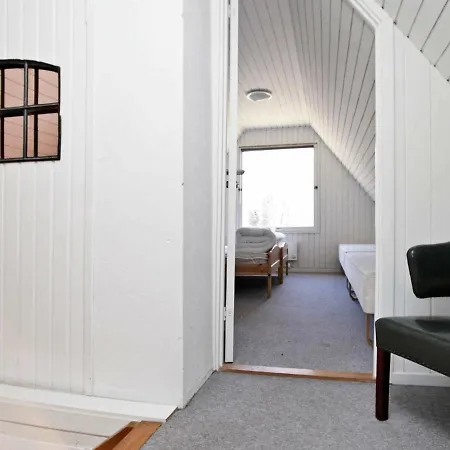 펜션 Three-bedroom Holiday In 5